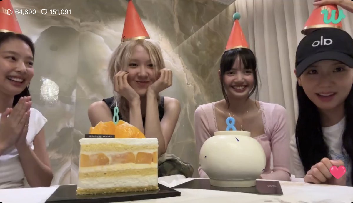 k_01lei's tweet photo. 4人が楽しくて幸せそうなの見るとこっちも幸せになる🥺🩷
#8YearsWithBLACKPINK
#영원히_핑크빛일_블랙핑크_팔주년 https://t.co/TAJ92qtFcs