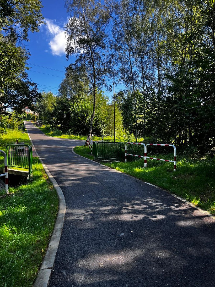 MiastoRadlin's tweet photo. Nowy zielony park, nowy zielony plac... a teraz nowa zielona trasa rowerowa :)
Zielono w #Radlin-ie :)
https://t.co/OmYIWn5wlx https://t.co/N4dFotHQWW