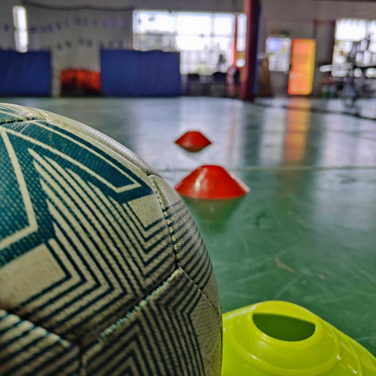 We've had a lot of requests recently to bring back adult football. ⚽

With our new site, we now have the opportunity to do this on the outdoor court. This will be a fun, social session for all.

Register interest here: eequ.org/experience/104…

#football #eastbourne #inclusion