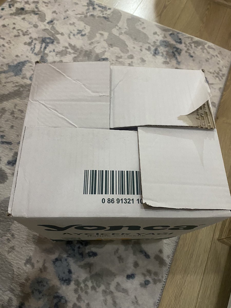 Taşınmak mesele değil de kolileri yırtmadan nasıl bu şekilde katlayacağımı bir türlü çözemedim😒