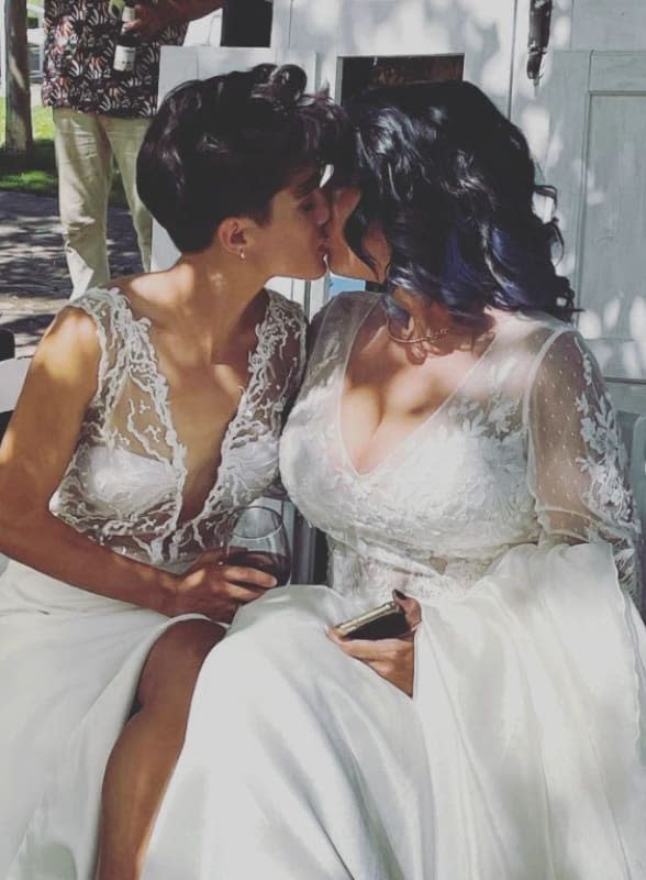 FonsiLoaiza's tweet photo. Hoy ha hecho historia la andaluza María Pérez, de familia obrera, estudiante de Educación Infantil, defensora de derechos LGTBI y voluntaria de ayuda a inmigrantes y personas sin hogar. Se enfrentó a los ultraderechistas de VOX. Ha logrado el oro con su compañero Álvaro Martín. https://t.co/mNInS83Zdu