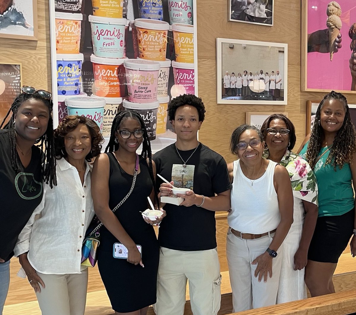 Happy Friendship Wednesday! Our President and members of the Scholarship Committee met for a Back-to-School Ice Cream Social. Two out of five scholars were in attendance. We look forward to hosting our scholars at an upcoming fall meeting 💚 #mentorship