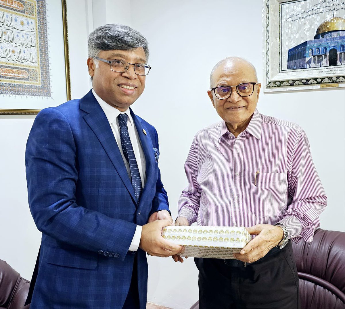 Great pleasure receiving SAARC SG Excellency Golam Sarwar in my office today. We discussed importance of promoting the SAARC process for the benefit of the people of South Asia. <a href="/thesaarc/">SAARC</a>