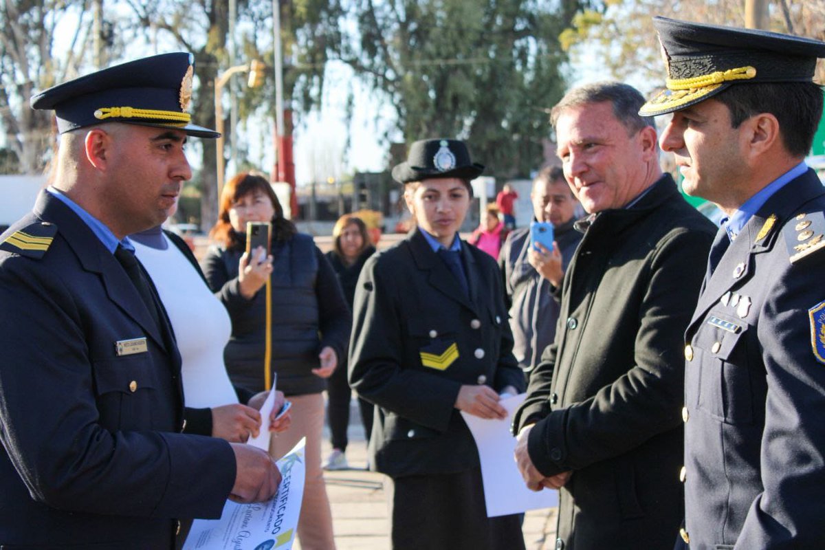 Comisaria de Nonogasta celebró su 32° aniversario 
El Intendente Rodrigo BrizuelayDoria junto al viceintendente Marcos Dallaglio, los concejales Eduardo Moreno y Gastón Gallardo, miembros de la Delegación Municipal Nonogasta, y del Cuartel de Bomberos Voluntarios.