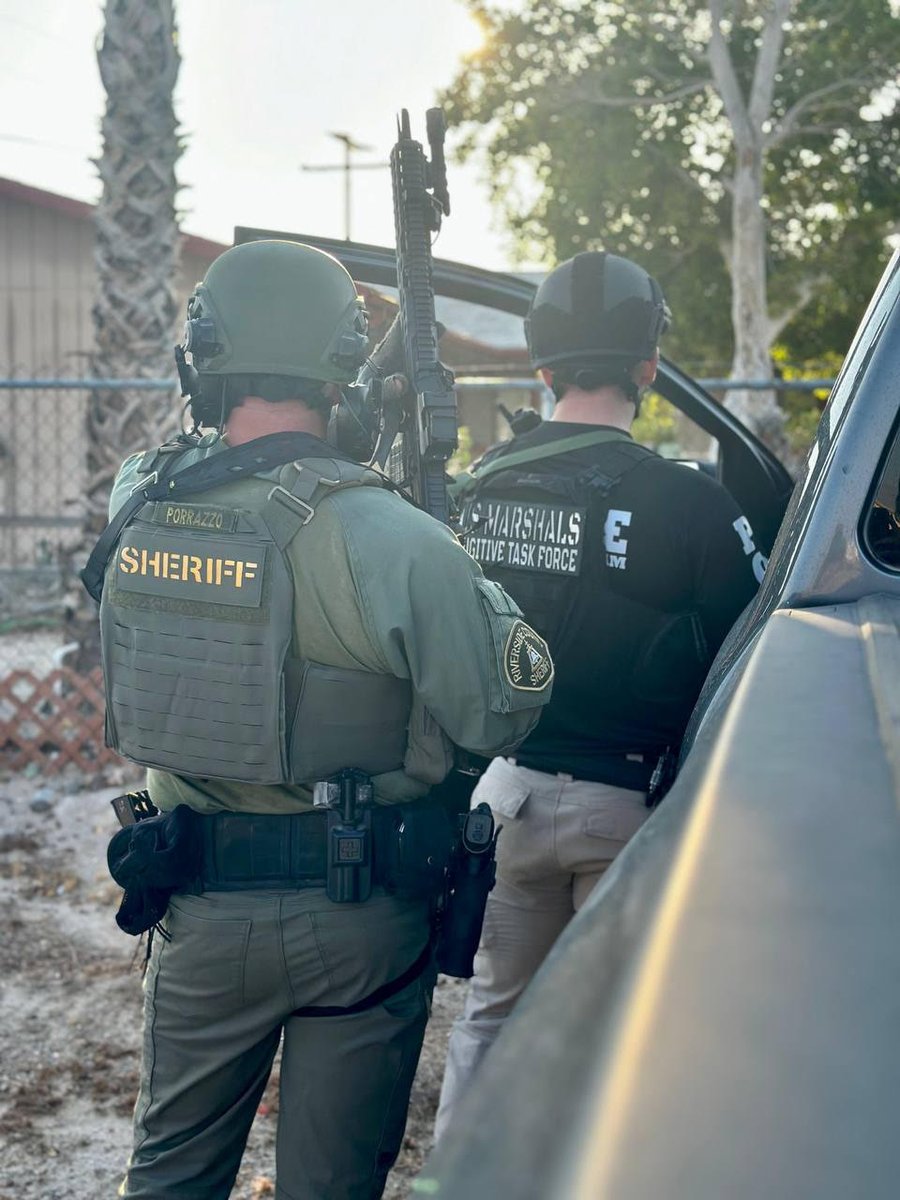 USMarshalsHQ's tweet photo. The PSWRFTF conducted Operation Palm Trees in San Bernardino County, resulting in 32 arrests. This successful operation highlighted the great partnership between the U.S. Marshals and local law enforcement agencies.

#USMarshals #BeTheDifference https://t.co/cwD4HPU4Pi
