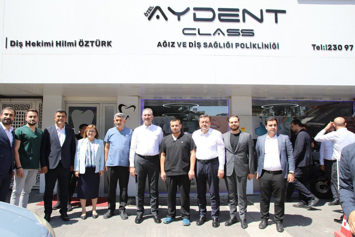 Yeni hizmete giren 2.şubemiz Aydent Class Diş Kliniğimize gelerek hayırlı olsun ziyaretinde bulunan ;