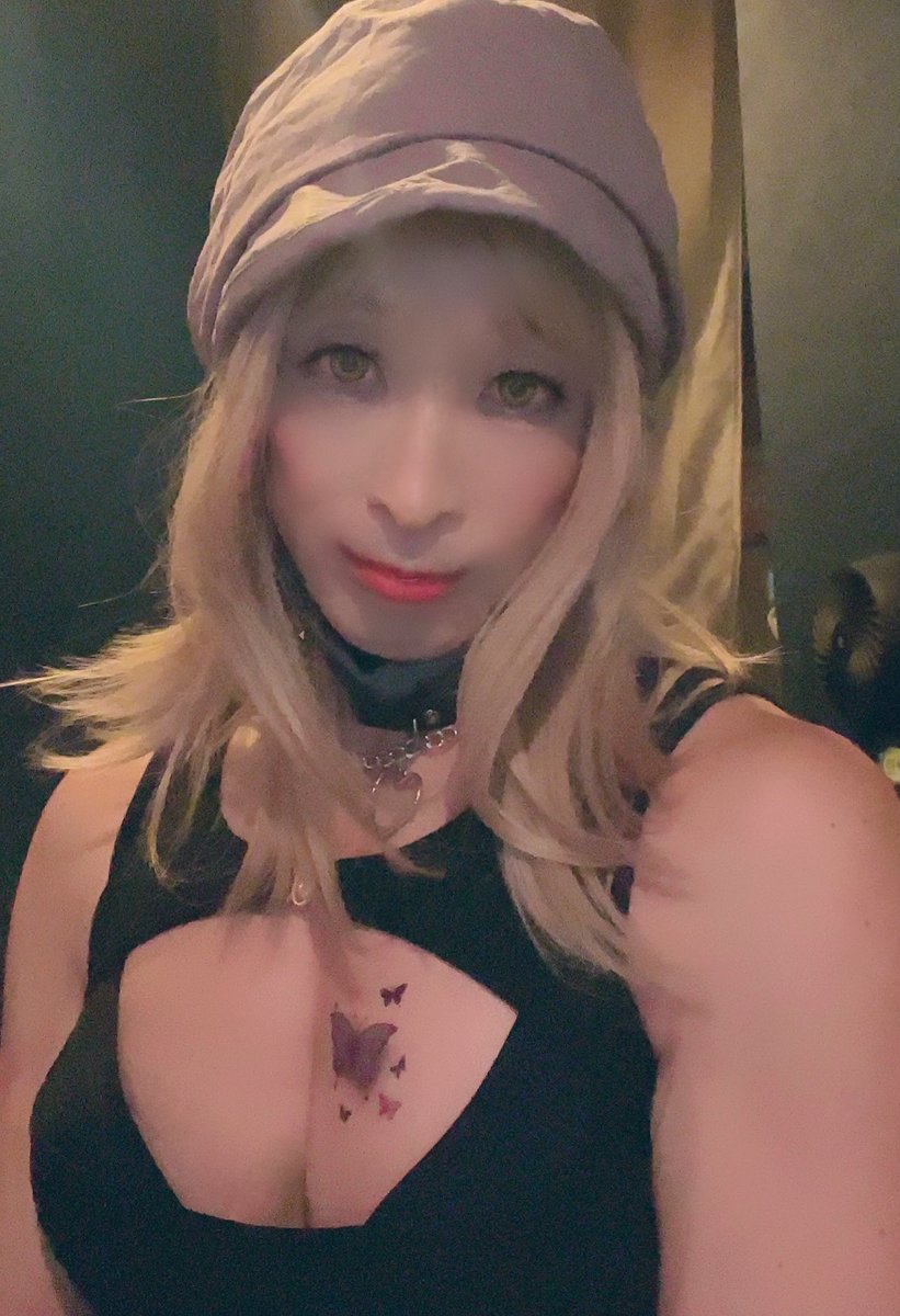 sakisaki777h's tweet photo. 【那覇桜坂呑み】3軒目はSAMIs CraftGIN &amp; BAR

200種類以上のジンがあるというこのお店、
お酒も美味しかったし、とても居心地の
良いお店でした😊

4周年おめでとうございます🎉
また行きたいな

#SAMIs CraftGIN &amp; BAR https://t.co/M6FKF7kEep