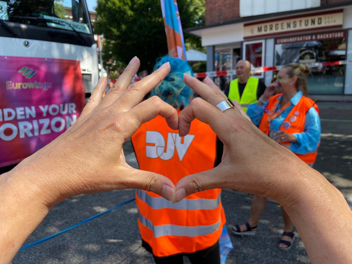 Am 3. August hatte der DJV Nord erstmalig an einer CSD-Demo teilgenommen - Impressionen finden Sie auf djv-nord.de/der-djv-nord/g… #djv #hamburg #pride #csd