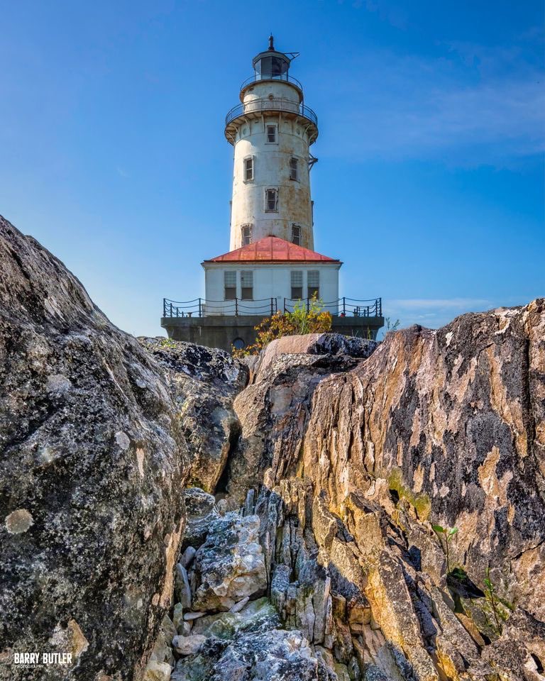 barrybutler9's tweet photo. Today is National Lighthouse Day.  Chicago has the best one in America, Chicago Harbor Lighthouse.  https://t.co/cn30vN3J2S https://t.co/faCTujHfwm