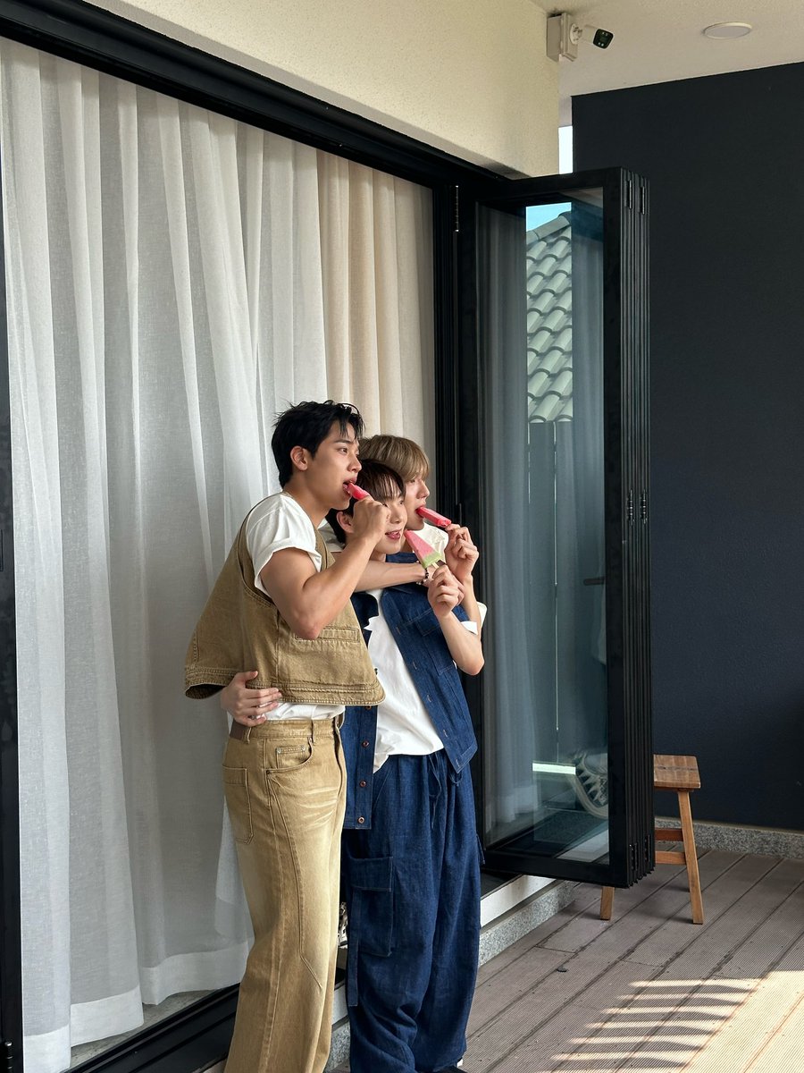 OmegaX_members's tweet photo. [#OX]

00즈👍

#OMEGA_X #오메가엑스  
#혁 #HYUK https://t.co/CTquSN52kF