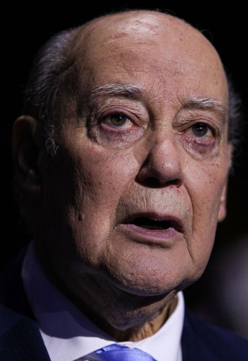 🚨 Pinto da Costa luta contra um cancro na próstata. A doença evoluiu de maneira a tornar o tumor inoperável e disseminado para além da próstata.

As melhoras, Pinto da Costa! 🙏🏻💙