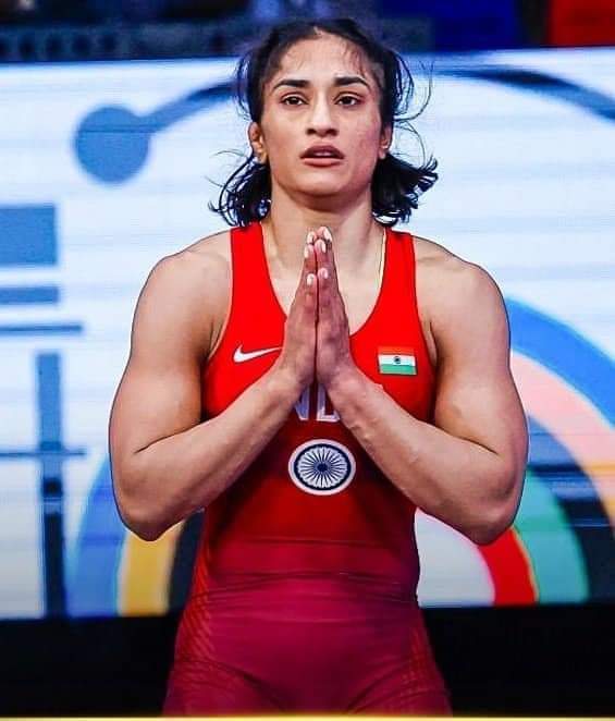 पूरा हिंदुस्तान सदमे में है💔

एकबार फिर विनेश तानाशाही सिस्टम के सामने हार रही है

Indian Olympic association ko इस फैसले के खिलाफ लड़ना चाहिए।
<a href="/Phogat_Vinesh/">Vinesh Phogat</a>

#विनेश_फोगाट
#विनेश_देश_की_शान
#vineshPhogat #wrestling