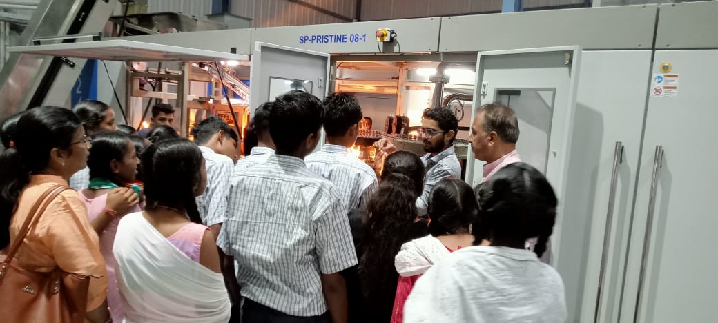 BisSurat's tweet photo. @BisSurat organized an exposure visit for students of Standard Club from #DantiMadhyamikShala, Navsari on 3rd August 2024. Total of 20 students visited Packaged Drinking Water plant.@IndianStandards @BisSurat https://t.co/VGlhRQamym