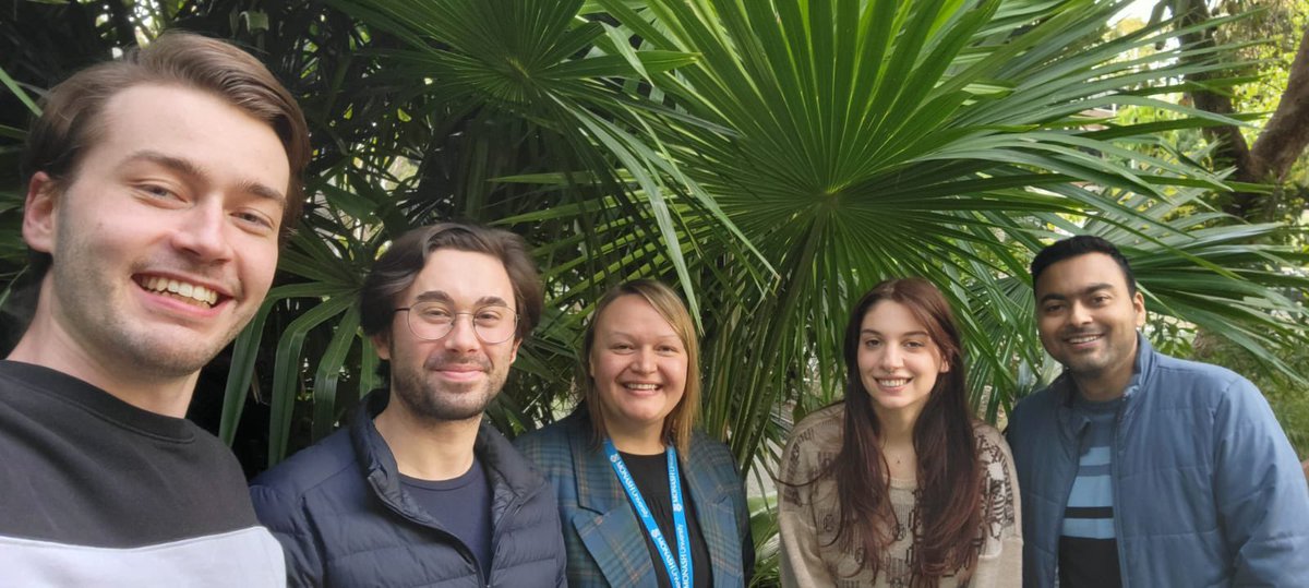 mary_in_vivo's tweet photo. Our first lab photo @MonashBiol I’m lucky to have great time at work every day with these wonderful people ❤️ https://t.co/tvuLTZcbYK