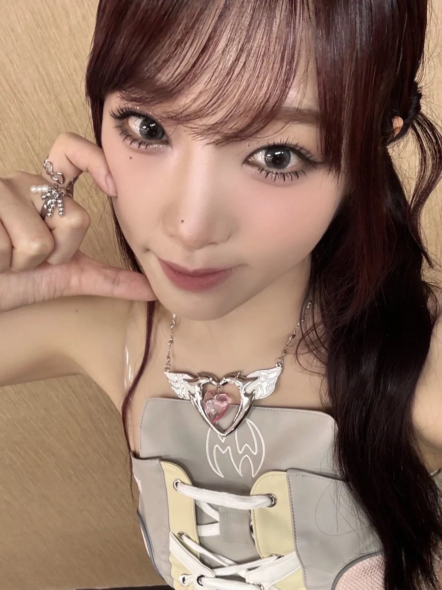 yenba's tweet photo. { 하나 둘 셋 } today, I feel like I became Sailor Moon, but in a in a lite version. ( ㅋㅋ ) but I really love this outfit; look how adorable it is. I won't waste this moment, so this is my photo! I bet you'll say "how cute" to me. ( ㅋㅋ ) https://t.co/fNq4u4mfbh