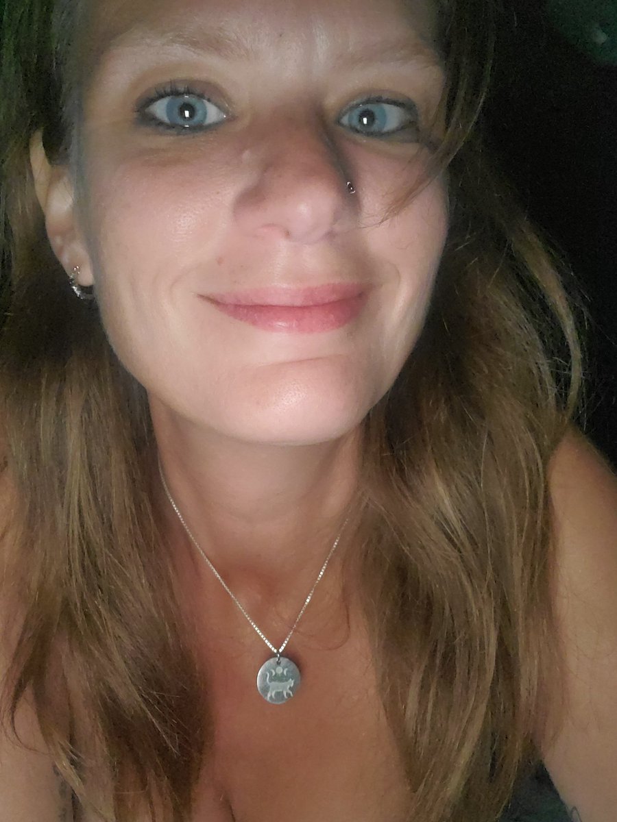 antha_edwards's tweet photo. Good morning world, I'm still cozy in bed. Happy Hump Day! https://t.co/75gcJcURtH