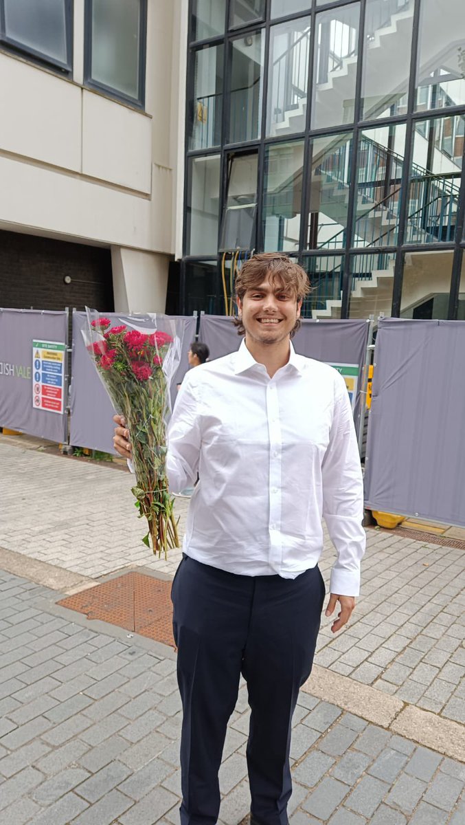 Benji__Moore's tweet photo. Really happy to have passed my 1st year viva! 🎉🎉🎉 https://t.co/rnIayjwMfB