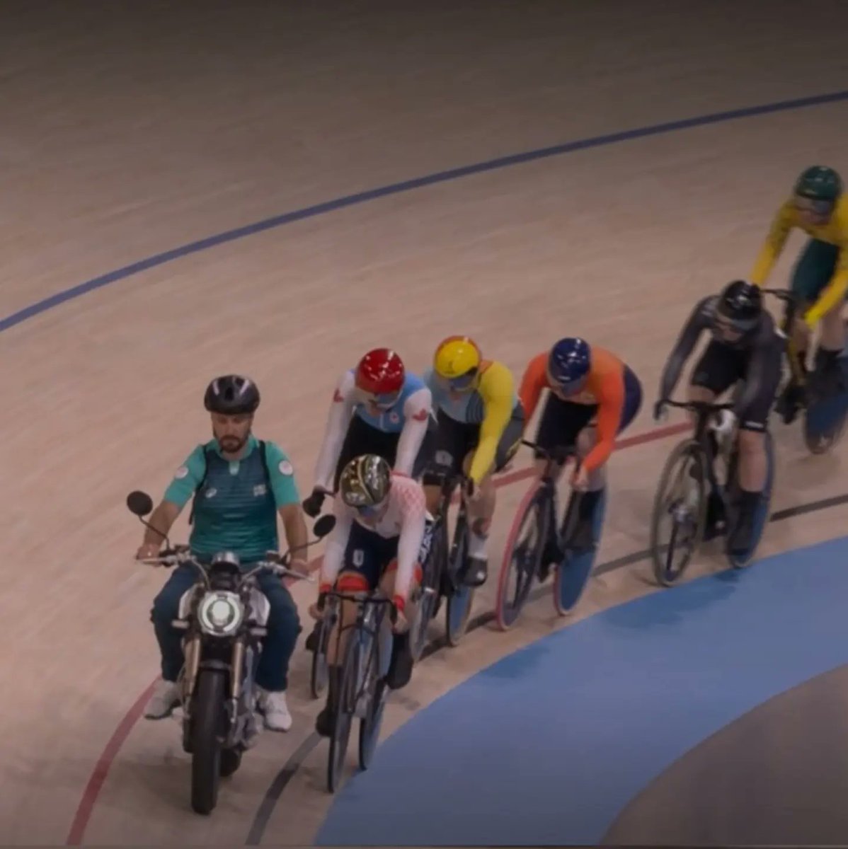 GreenMoped's tweet image. If its good enough for the 2024 #olympics, it's good enough for anyone. A #supersoco #tcmax #electricmotorcycle being used to set the riders off at the #keirin event. Available to test-ride and buy from green-mopeds.com #ev @vmotosocouk @vmotoofficial