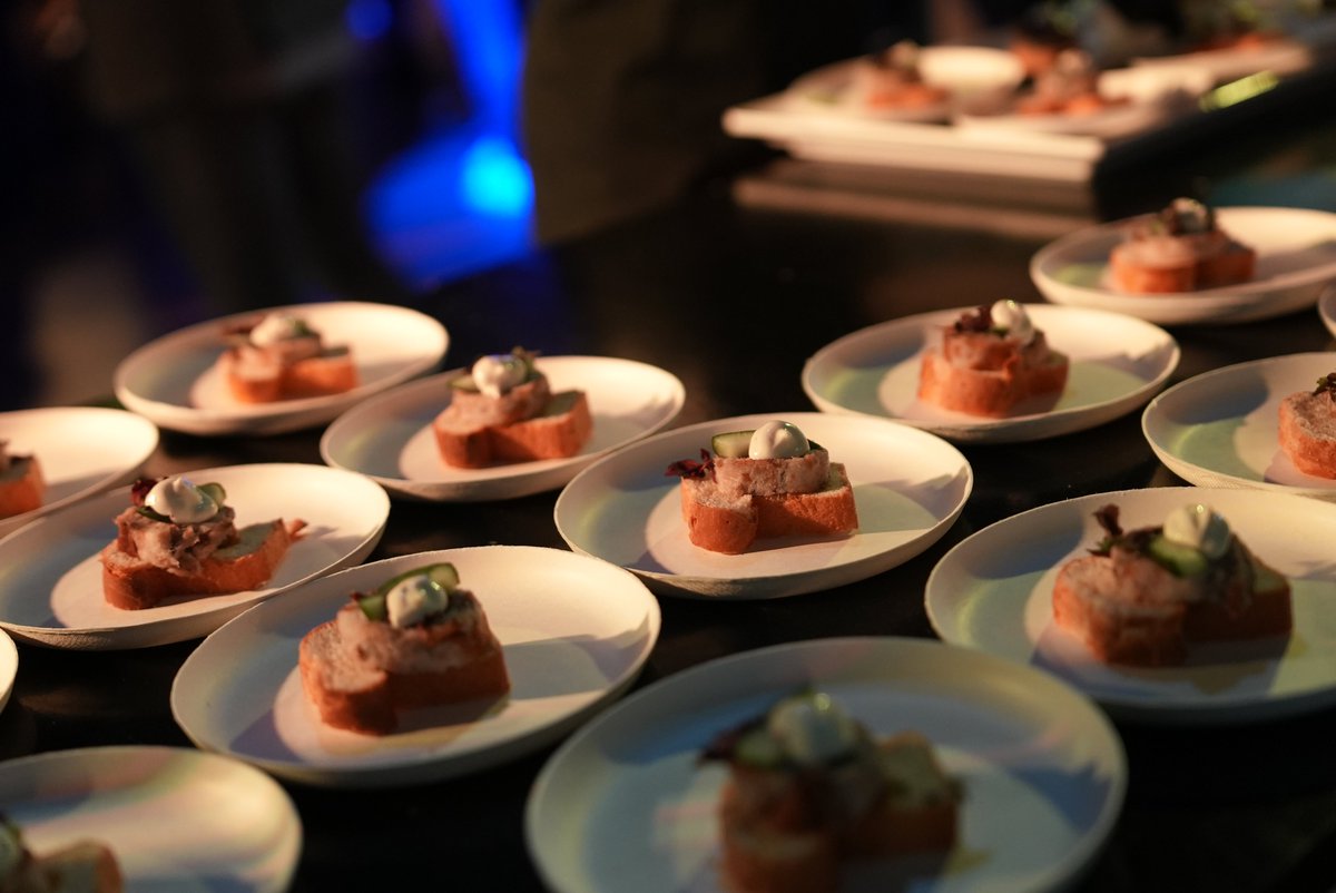 𝗩𝗮𝗰𝗮𝘁𝘂𝗿𝗲𝘀 𝗵𝗼𝗿𝗲𝗰𝗮!

☑️ Alround party manager
☑️ Keukenmedewerker
☑️ Medewerker publiekscatering &amp; events
☑️ Afwasser
☑️ Stagiair publiekscatering &amp; events

Ben jij de gewenste versterking voor VVV-Venlo? Solliciteer hier! 👉 shorturl.at/WFeOM

#AllesHeejIsVVV