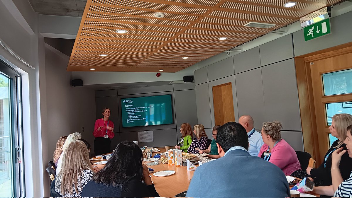 Our visit from <a href="/NHSEngland/">NHS England</a> CNIO team visit taking place today. Looking at all things #Digital <a href="/BTHFT/">Bradford Teaching Hospitals NHS FT</a> <a href="/HCIforHealthIT/">Prof Rebecca Randell</a> is currently presenting