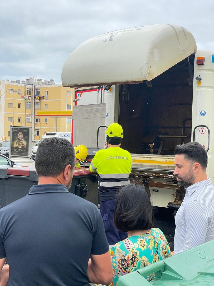 laradiocanaria's tweet image. 🟠Darias ha asegurado que la ciudad se situará entre las cinco de España que más inversión destinen a higiene urbana con los nuevos contratos de limpieza que se licitarán en 2025 por un período de 8 años y por más de 493 millones de euros.

📹 @VictReyes_

#InformativosCR