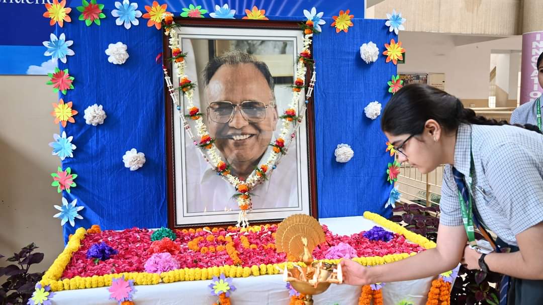 opjsangul's tweet photo. #OPJSANGUL
#FoundersDayCelebration
Tribute paid to Babuji on Founder's Day at OPJSA
O.P. Jindal School, Angul, witnessed an array of activities while celebrating the 94th Founder’s Day. https://t.co/AfsfY9SvPc