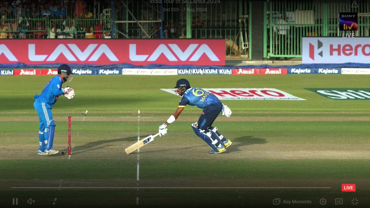 AnshulChou28159's tweet photo. What the hell !!!!

Theekshana was on half pitch and Rishabh Pant couldn't get him stump out, man this guy is very very slow and is not even 10% of KL Rahul in wicket keeping....
 #GOLD #deprem #ViratKohli𓃵 #indvssl #srivsind #riyanparag #klrahul #Paris2024Olympic #deprem https://t.co/GzTLn3K54c