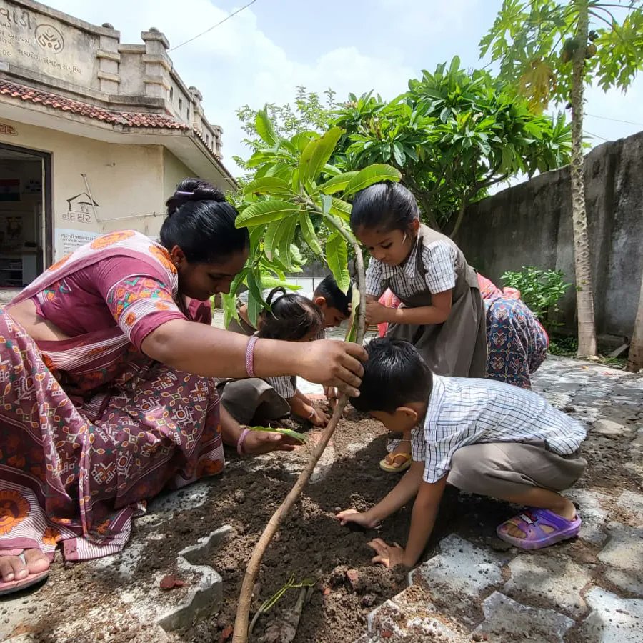 એક પેડ મા કે નામ 
<a href="/IcdsDist/">ICDS PO Junagadh</a> <a href="/DdoJunagadh/">DDO Junagadh</a>