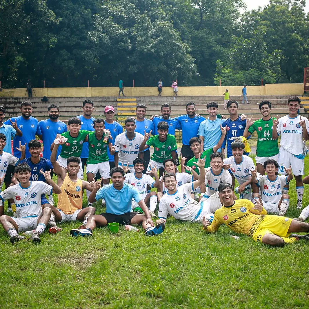 JamshedpurFC's tweet photo. Relive the thrill of victory! 🔥🦾

Jamshedpur FC Reserves' action-packed win against Tata Motors that took us to the finals of the JSA League. 🎉👊

#JamKeKhelo #ApnaJSALeague #JSALeague #jsaleague2024 #jsaleague https://t.co/jE99Kb97Vg
