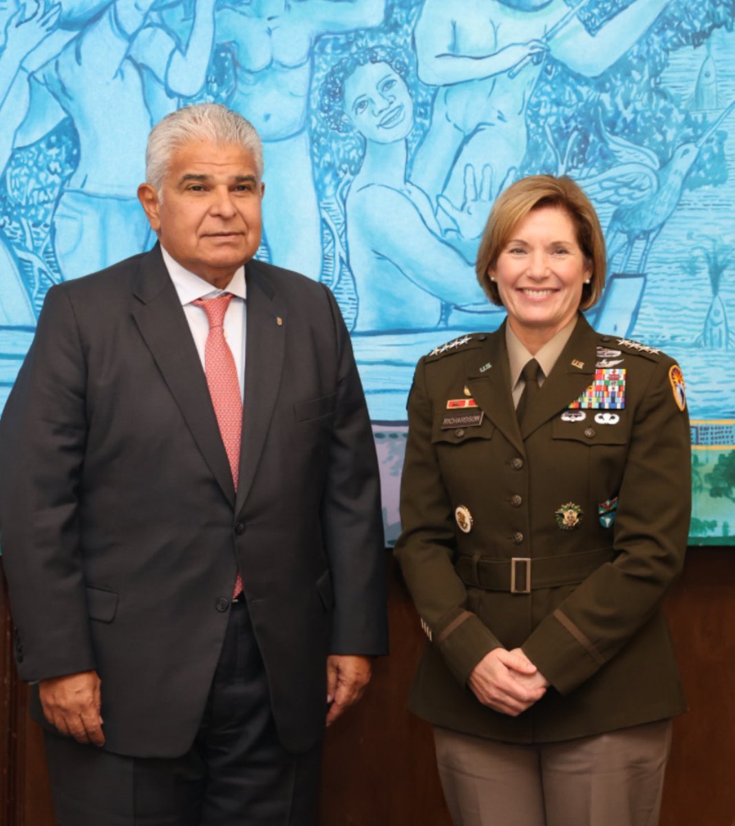 MichelCaballero's tweet photo. ¡El nuevo monigote de Richardson! 

Laura Richardson se reunió con el presidente de Panamá, José Raúl Mulino. 

¿Qué podría salir mal?😳 https://t.co/AlX4ooJkNT