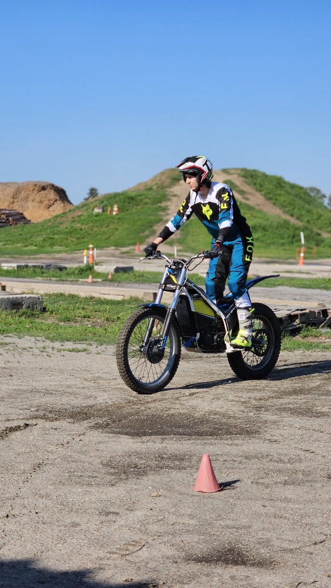 janerixt's tweet image. Тренуюсь. Подобається. Рекомендую