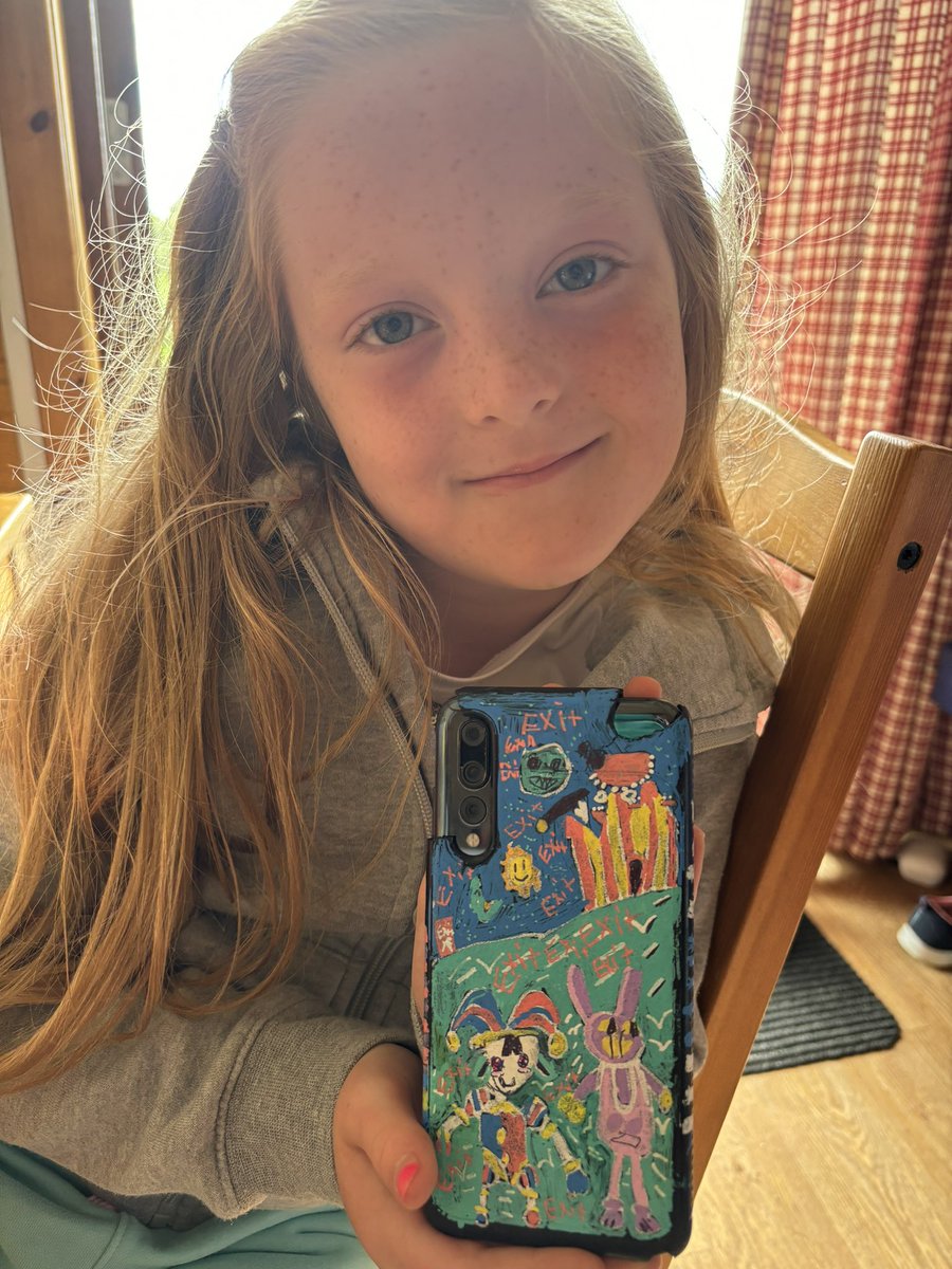 MummyGraces's tweet photo. @TADCFanProjects my daughter Grace has designed her own phone case 😂 https://t.co/oXgA7C9Yqz