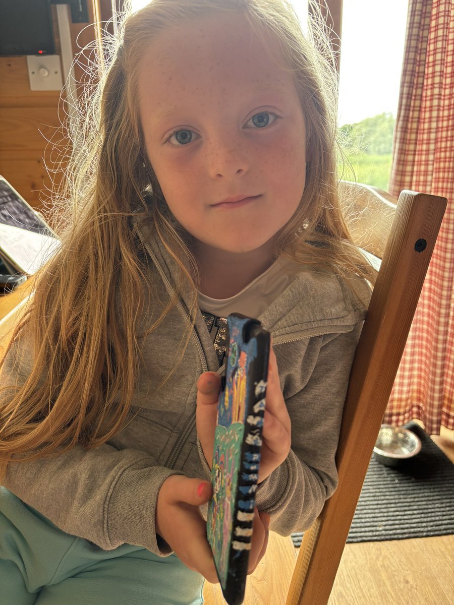 MummyGraces's tweet photo. @TADCFanProjects my daughter Grace has designed her own phone case 😂 https://t.co/oXgA7C9Yqz