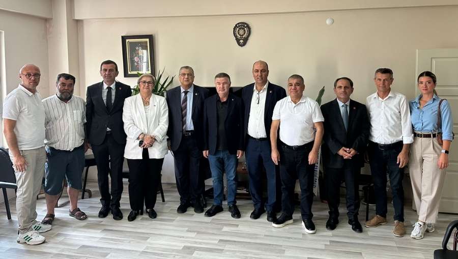 CHP heyetinden SGC’ye ziyaret: Cumhuriyet Halk Partisi’nde yerel yönetim sonuçlarıyla ilgili çalışma yapmak üzere Sakarya gelen Genel Merkez heyeti Sakarya Gazeteciler Cemiyeti’ni ziyaret etti… 

The post CHP heyetinden SGC’ye ziyaret first appeared on… dlvr.it/TBcMmp