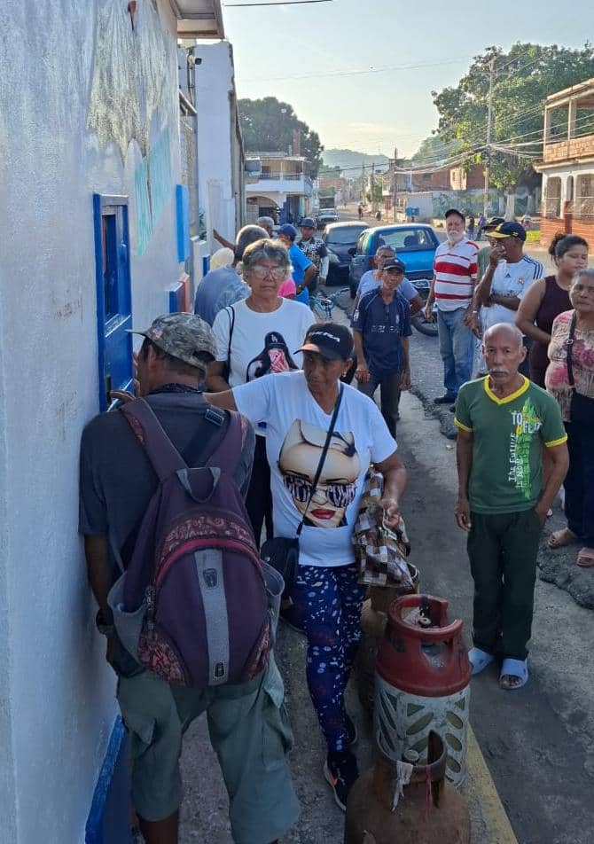 En 9 centros de trabajo, 8 micro plantas de  llenado y atención de granel realizamos servicio diario en 14 municipios carabobeños. En las buenas y las que no lo son tanto el gas convoca alegrías y futuro. Ayer atendimos 4.463 hogares, 4.922 bombonas y 6.101 litros de granel