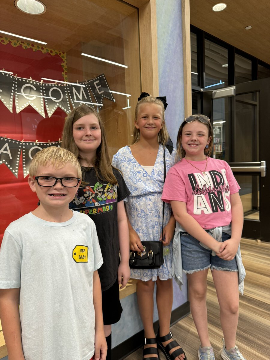 We loved seeing our kindergarten students and families last night at our kindergarten event! Shout out to some of our 4th and 5th grade students who lead are kinders on a building tour. #yearofoppurtUNITY  <a href="/Delaware_SPS/">Delaware Elementary</a> <a href="/officialSPS/">Springfield Public Schools</a>
