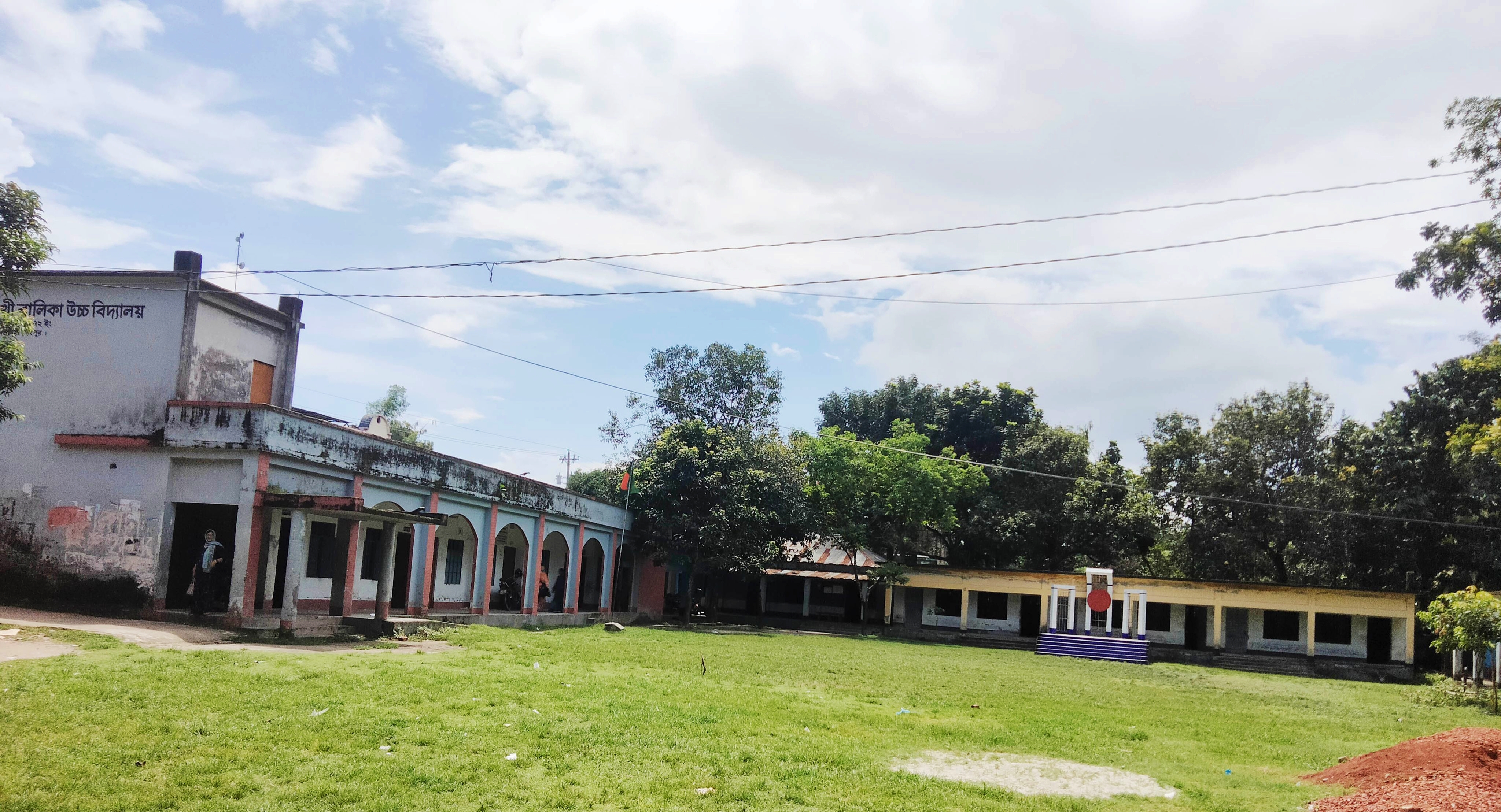 দ্বিতীয় দিনেও কাউনিয়ায় বিভিন্ন শিক্ষা প্রতিষ্ঠানে শিক্ষার্থী উপস্থিতি কম