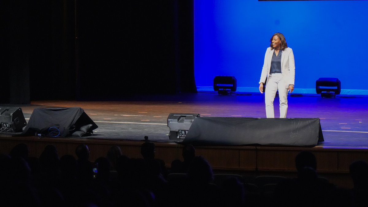 PWCSNews's tweet photo. Last week, PWCS hosted our annual leadership conference as part of the kickoff to the 2024-25 school year! Check out a few of the highlights. https://t.co/MUyANGEMwh