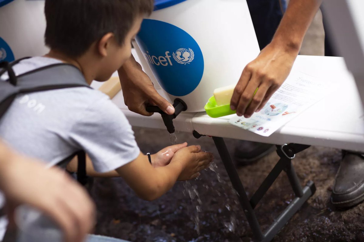 clymagrupblb's tweet photo. Agua segura, adecuado saneamiento y buenos hábitos de higiene son clave para la supervivencia y desarrollo de los niños, niñas y adolescentes.

https://t.co/jg0DmAMkY2

🌍Empresa especializada en limpieza, mantenimiento e higiene ambiental.  
🌐 https://t.co/4XhpqsKtg3 
· 
· https://t.co/QITpLpnNis