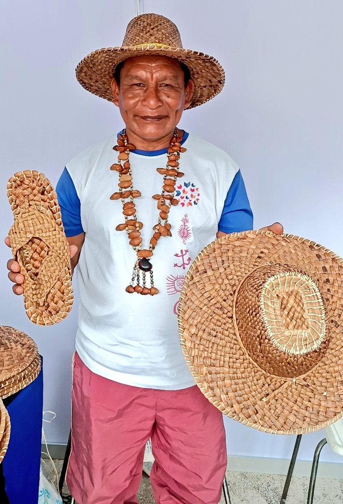 reddearte's tweet photo. #TomaNota|Durante el Festival Mundial Viva Venezuela, los artesanos y artesanas resaltan la identidad del pueblo venezolano, con sus creaciones cargadas del gentilicio y unión de la cultura popular en cada estado.
Así iniciamos este día con las piezas en las manos que transforman https://t.co/EYzdBvyutb