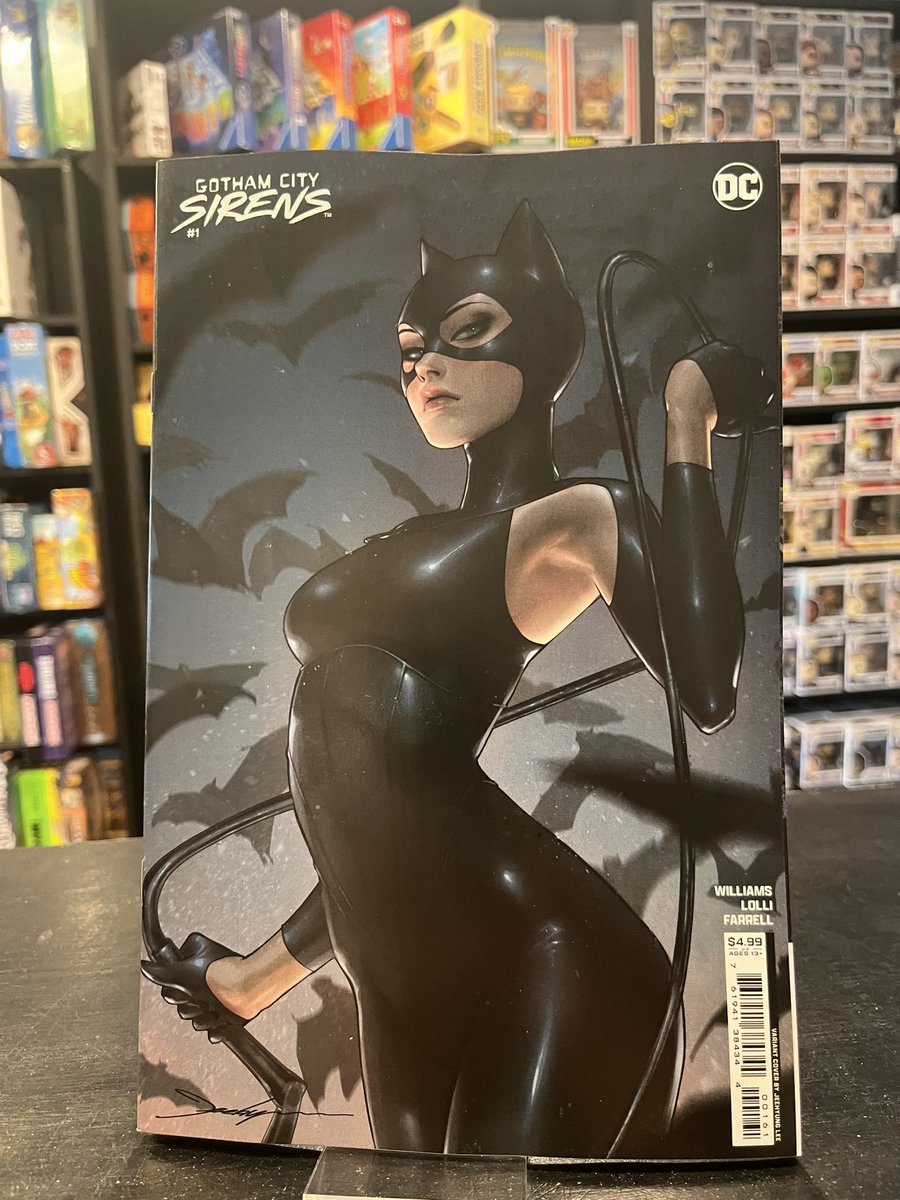 PeeblesComics's tweet photo. This week.. Cruel Universe, The Pedestrian and issue #1 of Prodigy Slaves of Mars from Mark Miller. Plus new Venom, Uncanny X-Men, Gotham City Sirens, Spider-Man black suit &amp; Blood and Power Fantasy from Keiron Gillen… to name but a few! Grab them in store or online https://t.co/43vz3teB36