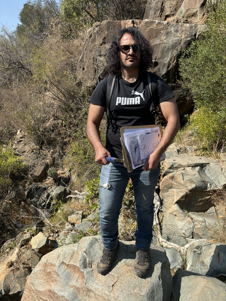 CGS_RSA's tweet image. The @CGS_RSA is undertaking a field excursion for its board members in Mpumalanga Province. The excursion aims to expose the board to the country’s renowned geological superlatives around the Makhonjwa Mountains. #Geology #Geoscience #FieldExcursion