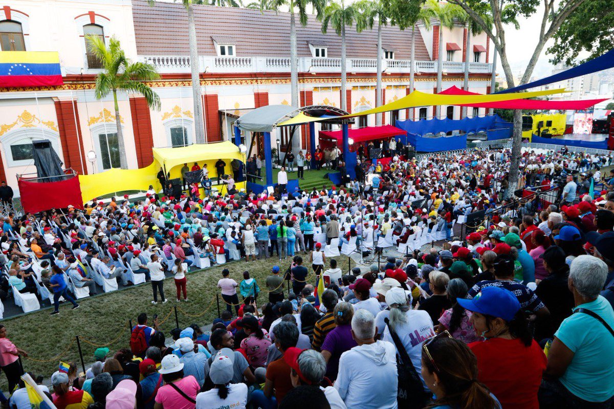 #7Ago #PrensaPresidencial <a href="/PresidencialVen/">Prensa Presidencial</a>“Conatel abrió investigación legal-administrativa por mensajes de odio vía WhatsApp” Detalles en 📷 shorturl.at/m650h #VenezuelaHaceJusticia #Infocentro <a href="/NicolasMaduro/">Nicolás Maduro</a> <a href="/Gabrielasjr/">Gabriela Jiménez</a> <a href="/LaRosaInfoVE/">LaRosaInfoVE</a> @brigadasCHCH <a href="/InfocentroOce/">Infocentro_Vzla3</a>