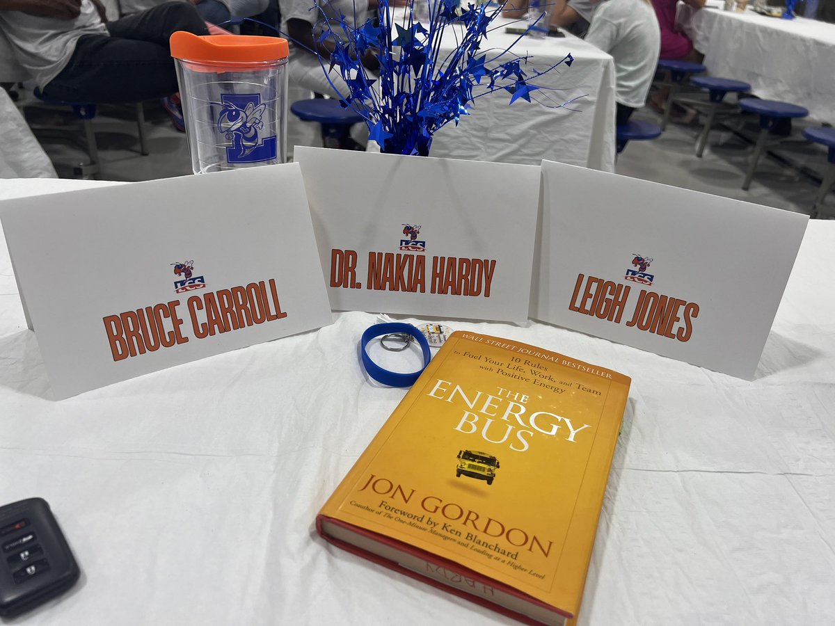 leighjones23's tweet photo. Who is on the @LCSJackets TEAM!!!!??Let’s goooo!! Welcome back staff!!! We WILL #WINtheyear #thriveinthehive #choosethehive #BTcrew #WINtheday @BruceCarrollEDU @JermaineLPorter @smgaillard @LexMidSchool @SL_Jackets @PESJackets @ceesjackets @nakiahardy @LSHS__JROTC 🎯🎯💙🧡 https://t.co/vzrMIo9lD7