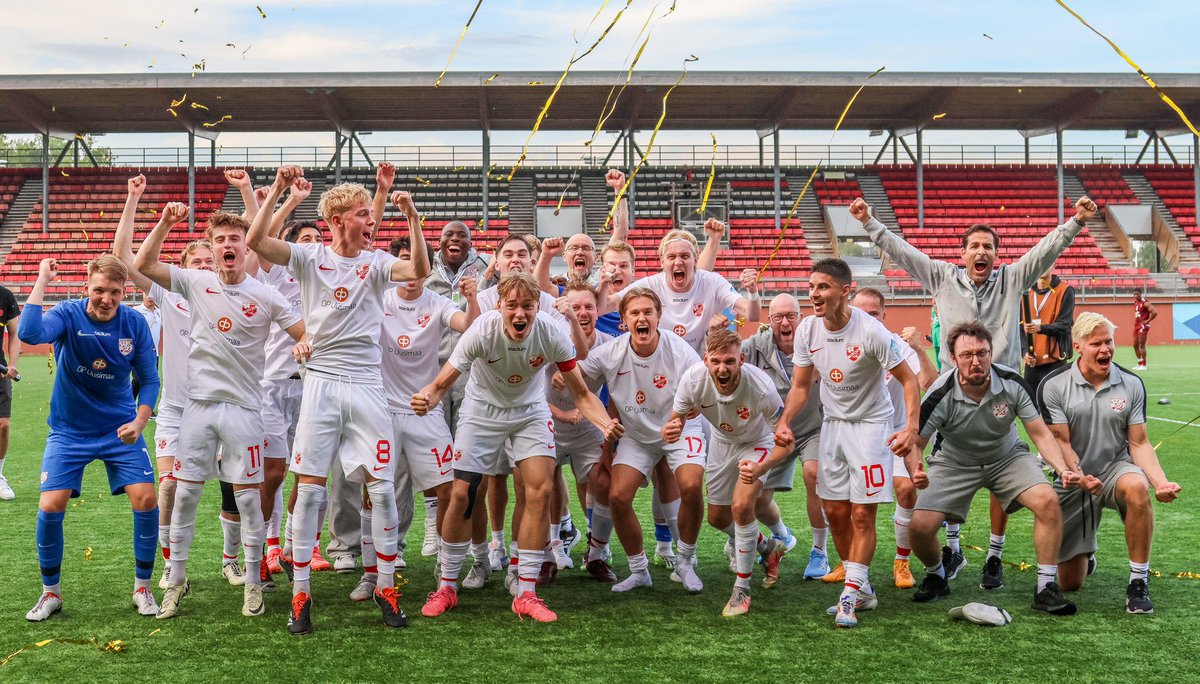 Amentado1's tweet photo. • A special night yesterday in Vantaa ⚽️

📸 Kaveli 

#uefaregionscup #futbol #soccer #football https://t.co/paaxBsJHWL