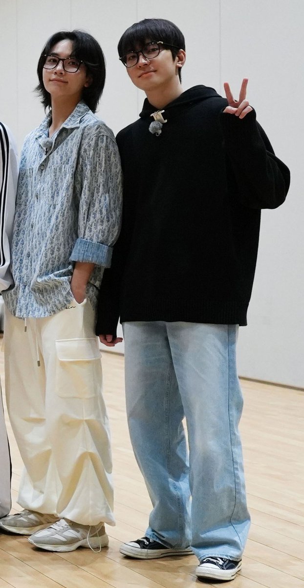 누가 연하인지 단번에 알 수 있는 사진 ㅜ