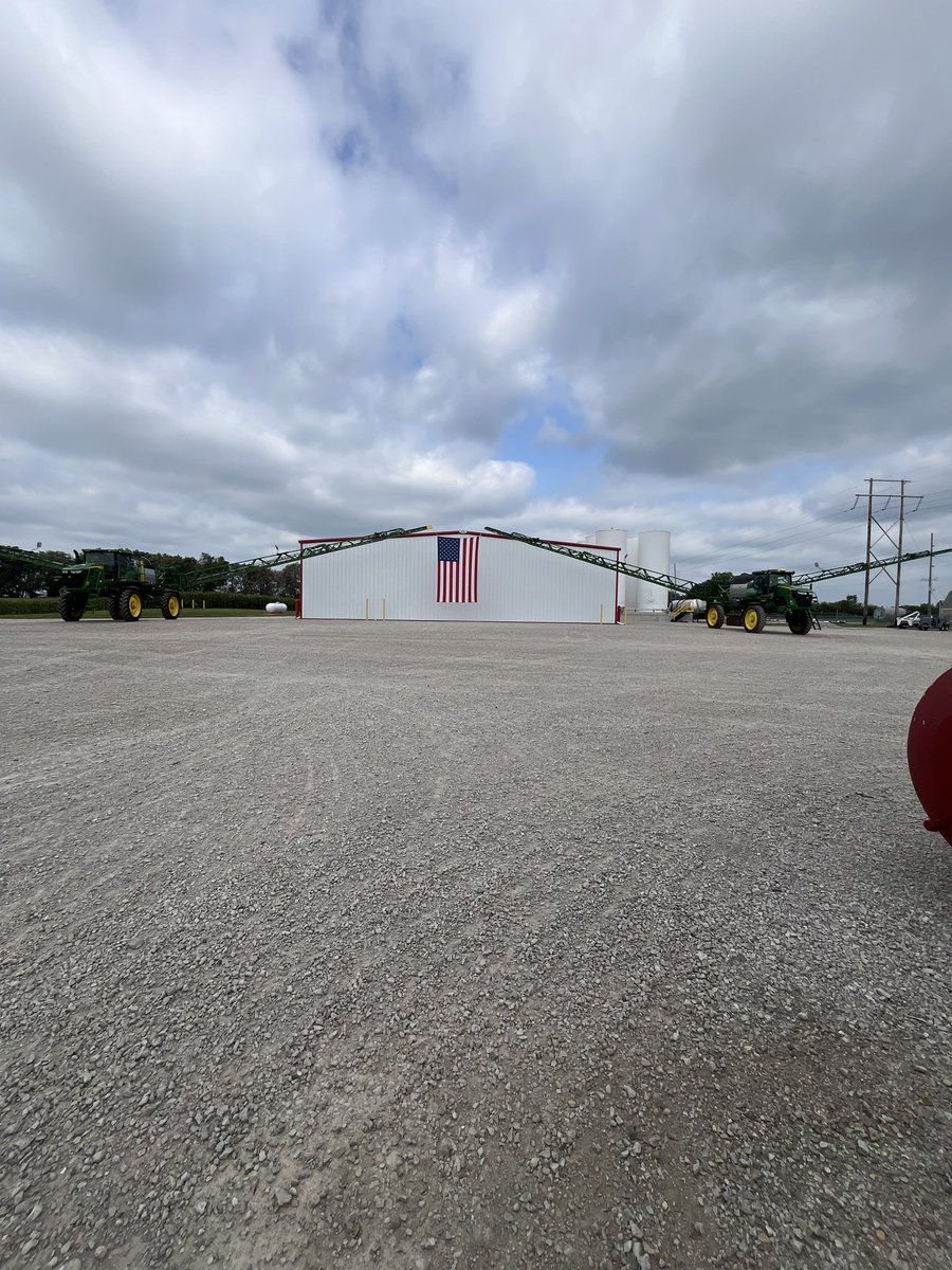 WohlerJoe's tweet photo. Turned out to be a nice evening last night for our customer appreciation. Added a new touch with the flag. @Sunrise_FS https://t.co/9vQ3g8XggM