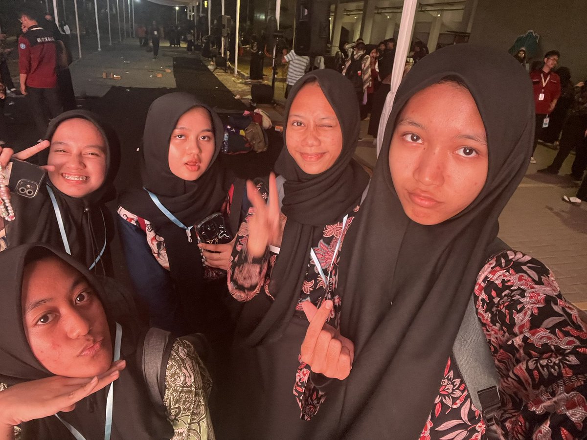 pidaanel's tweet photo. CAPEK BANGET BROH #IPBinDiversity https://t.co/kT5ksyYZqG