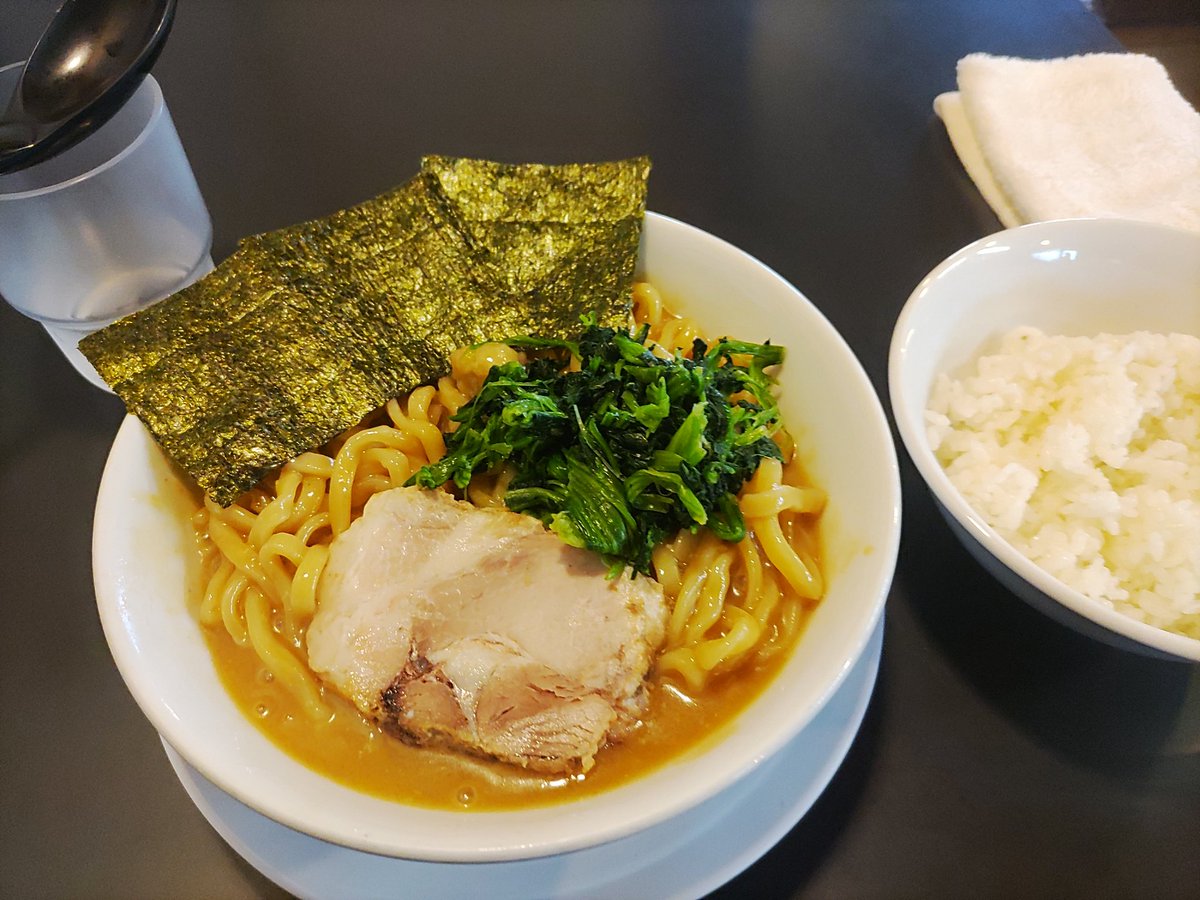 MimasakaR's tweet photo. 天高く翔べ
限定C　
天高 冷やし家系ラーメン
しっかりと冷やされて粘度の高いスープと冷たく締められた麺が絡んでとてもおいしかったです！ https://t.co/CZJ8jExdMx