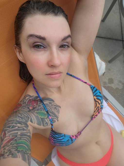 ☀️☀️☀️ https://t.co/6aPvPWAF3C<a href="/tag/realloyalfans"class="tags"><span>#realloyalfans</span></a>